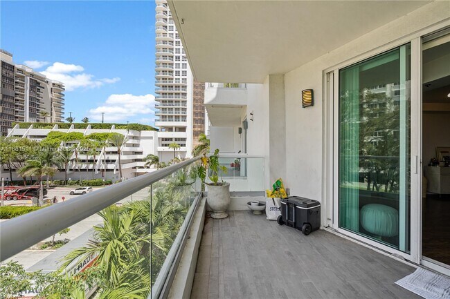 Building Photo - 6362 Collins Ave