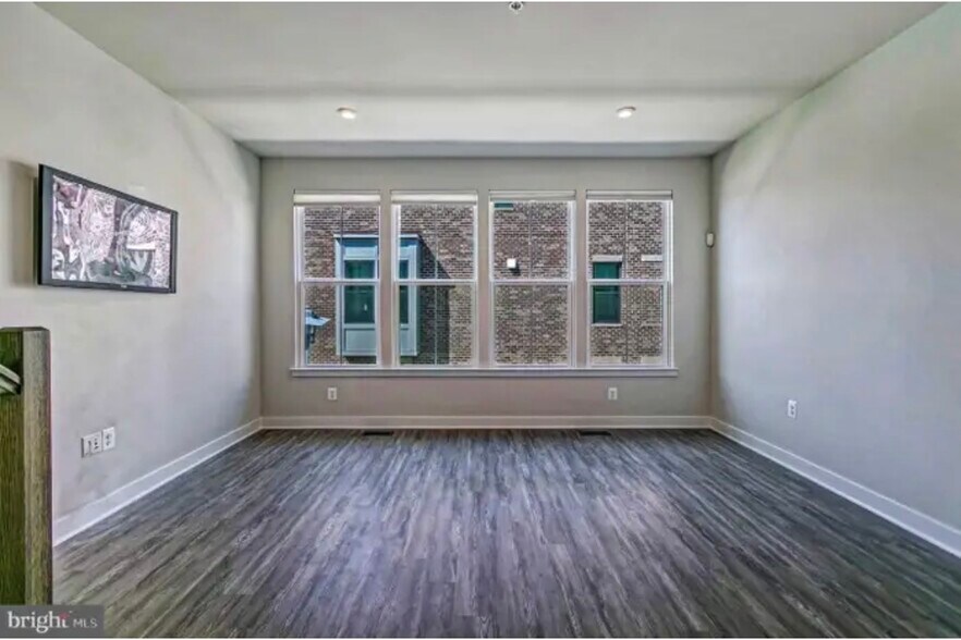 Building Photo - 2820 Arts Vista Blvd