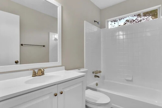 Building Photo - 3728 Adamsville Dr SW