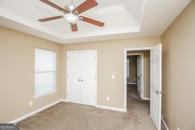 Building Photo - 2002 Reflective Waters Rd