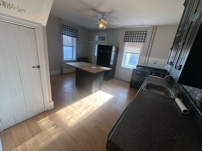 Building Photo - 28 S Charles St