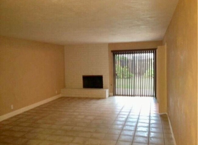 Building Photo - Montecito Estates 3 Bed/ 2 Bath Home
