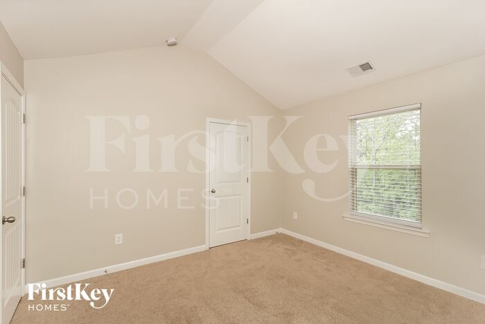 Building Photo - 38 Foothills Pkwy NE