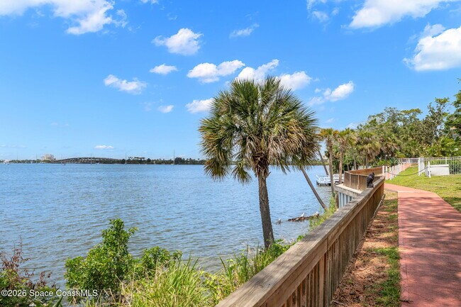 Building Photo - 225 S Tropical Trail