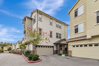 Building Photo - Stunning Home with Modern Upgrades and Pri...