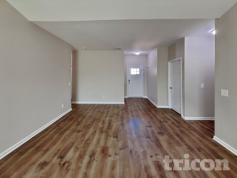 Building Photo - 733 W Coker Way