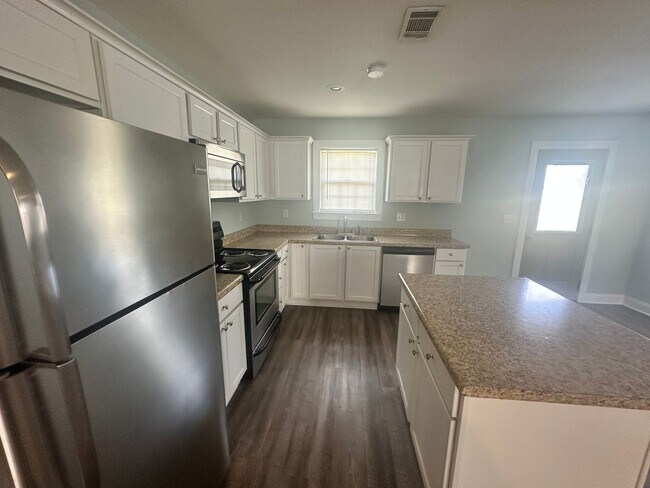 Building Photo - 2 Bedroom 1 Bath  Duplex in Hahira