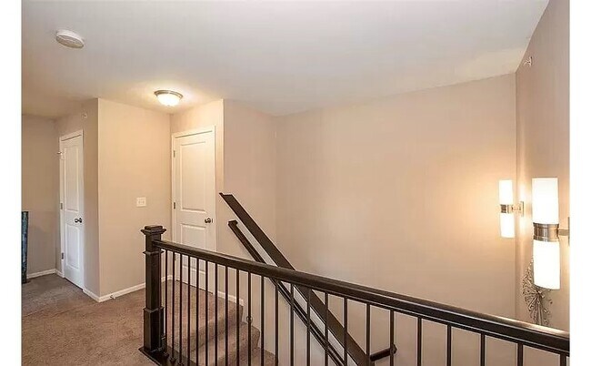 Building Photo - 456 Churchill Dr