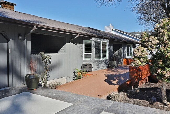 Building Photo - 1625 Dorsey Dr