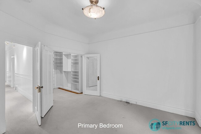 Building Photo - Sun-filled Presidio Heights Residence w/ Private Deck, Hot Tub & Garage Parking