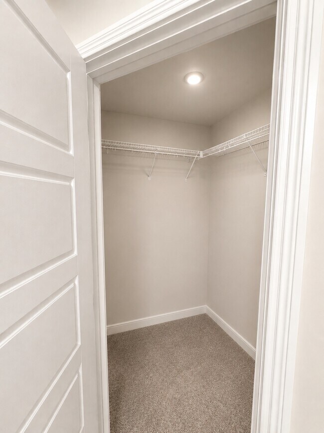 Building Photo - 769 Gleason Dr