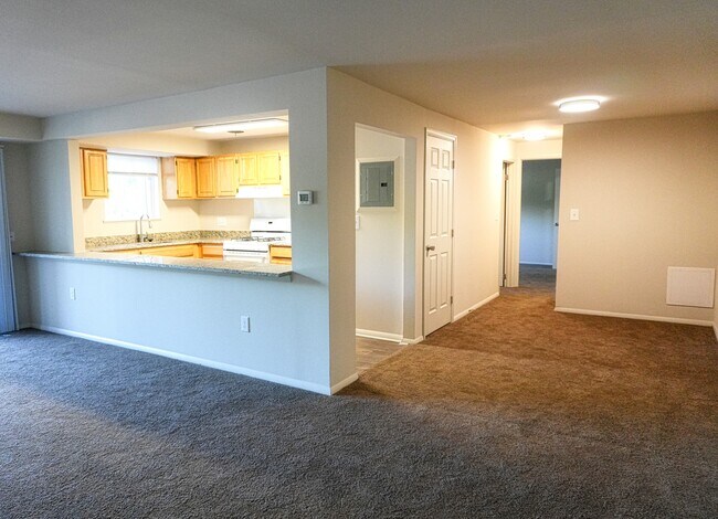 Building Photo - 1663 N Forest Park Ave