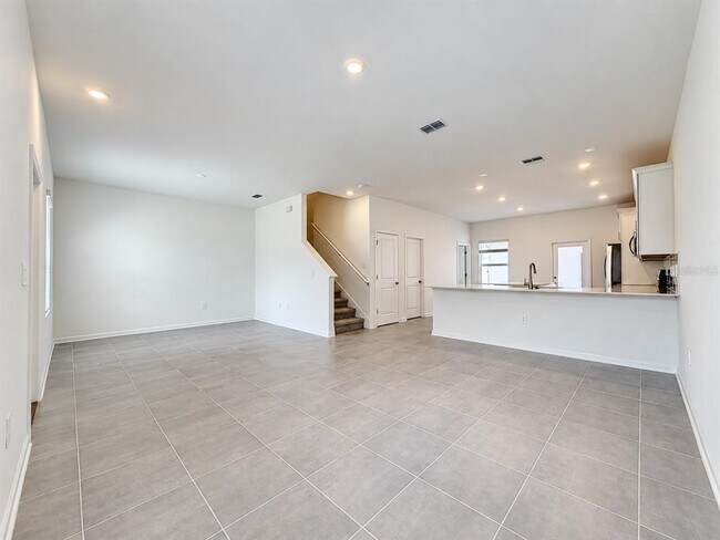 Building Photo - 5605 Ronin Dr