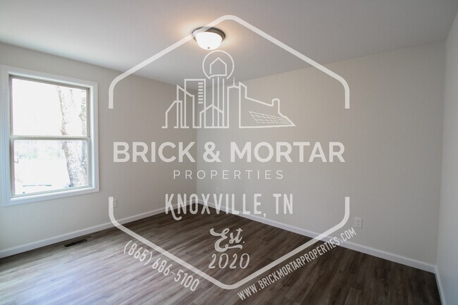 Building Photo - 4819 McCloud Rd