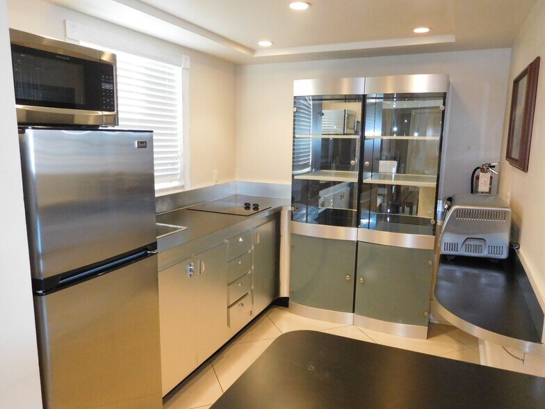 Kitchen - 112 S Federal Hwy