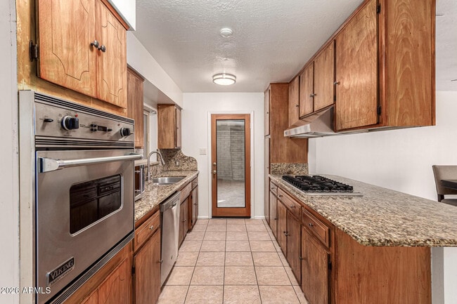 Building Photo - 2109 S Stanley Pl