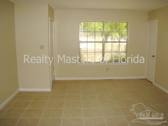 Building Photo - 10110 Guidy Ln