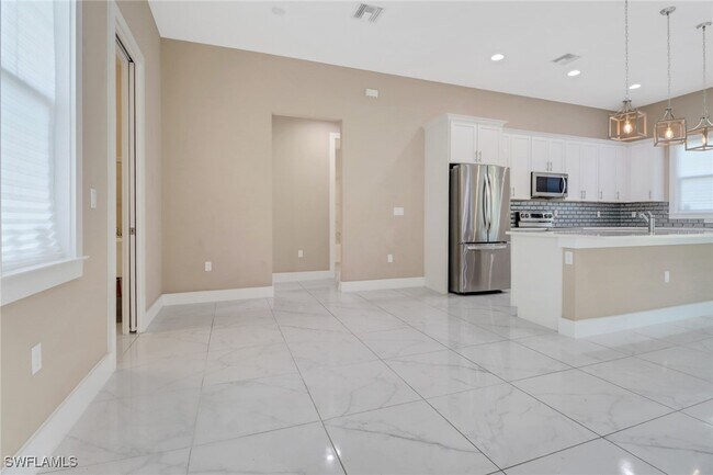 Building Photo - 2793 72nd Ave NE