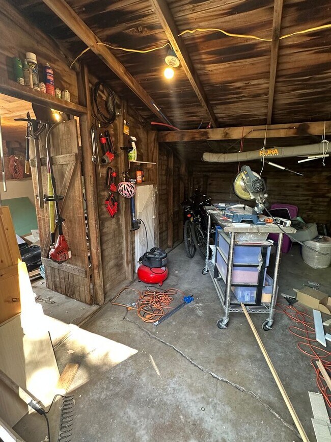 Building Photo - GORGEOUS Salt Lake Home!!!