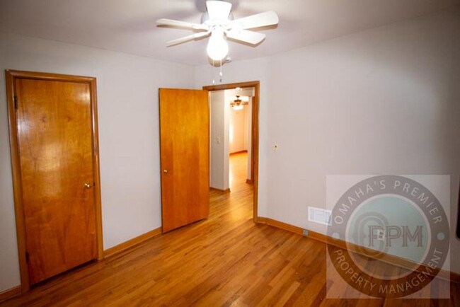 Building Photo - 2 Bed home Near Midtown!