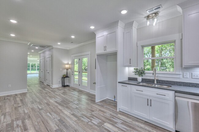 Building Photo - 3931 Taylors Store Rd