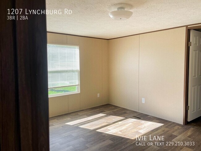 Building Photo - 1207 Lynchburg Rd