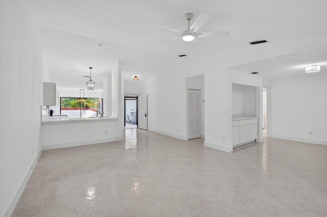 Building Photo - 29 Fawlkland Cir