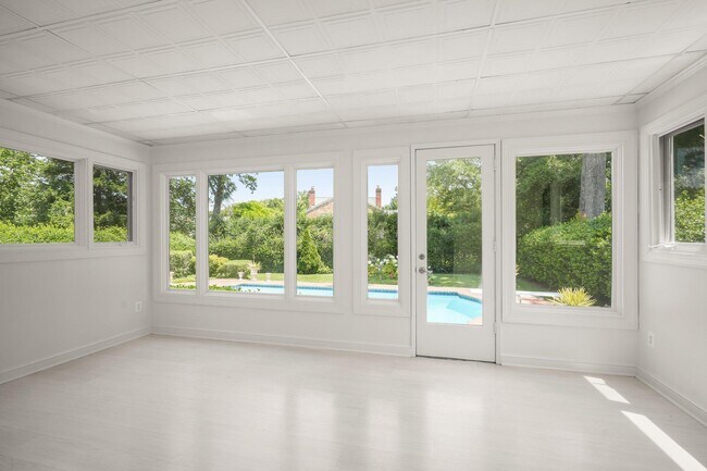 Building Photo - 7109 Radnor Rd