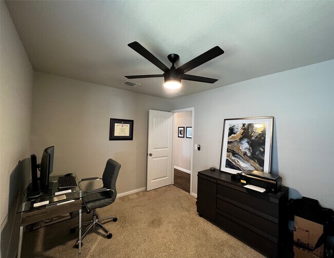 Building Photo - 13906 Levy Ln
