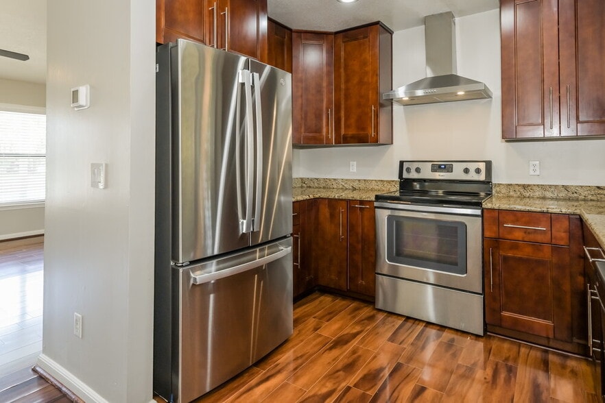 Building Photo - 4946 Irish Moss Dr S