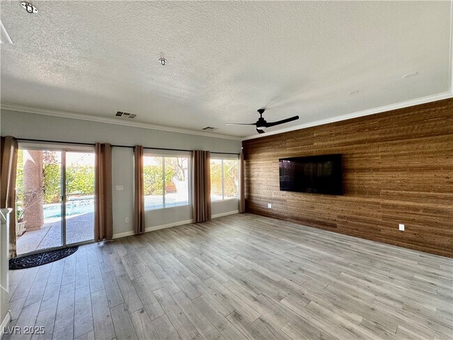 Building Photo - 2434 Amoretti St