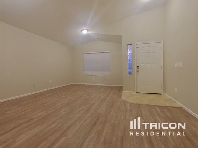 Building Photo - 16085 W Kendall St