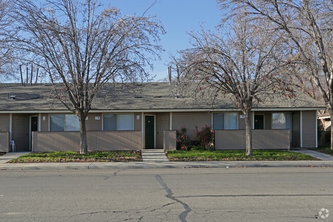 Building Photo - Casa Nueva