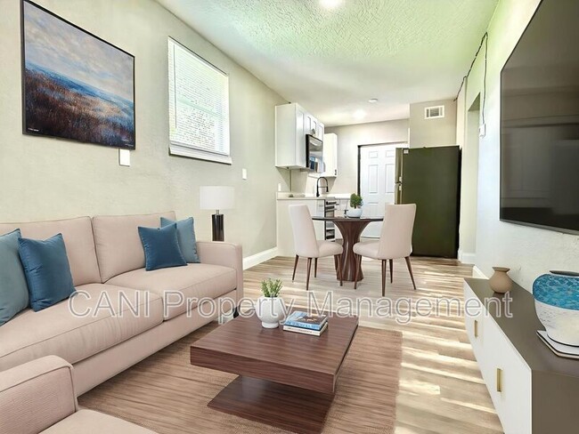 Building Photo - 418 Charles St