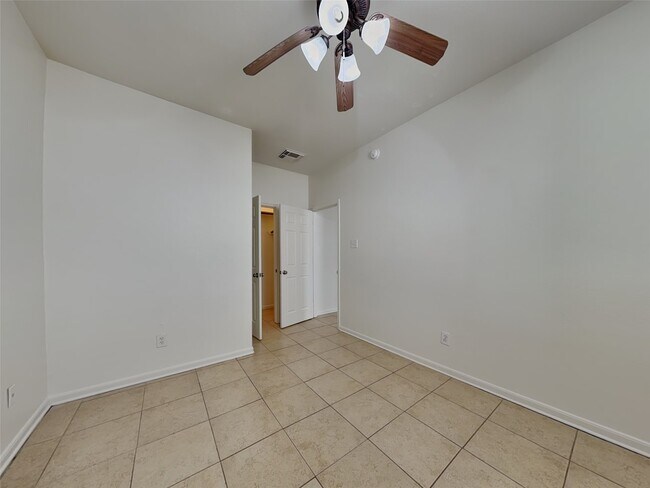 Building Photo - 16927 Jelly Park Stone Dr