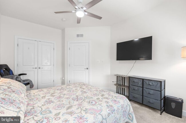 Building Photo - 609 Angelfish Wy