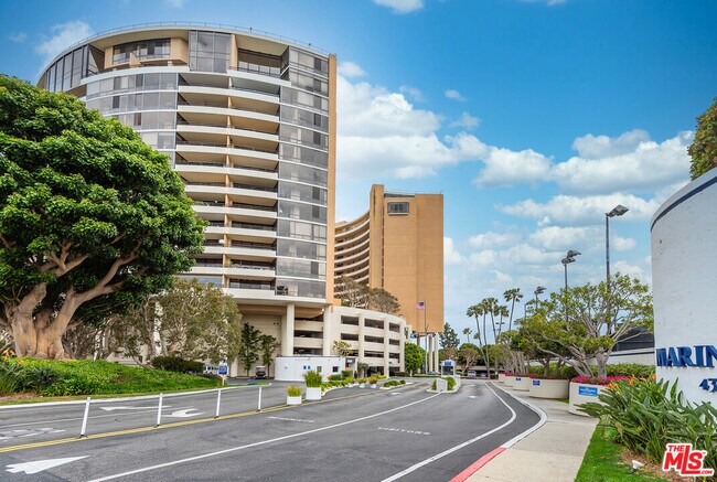 Building Photo - 4265 Marina City Dr