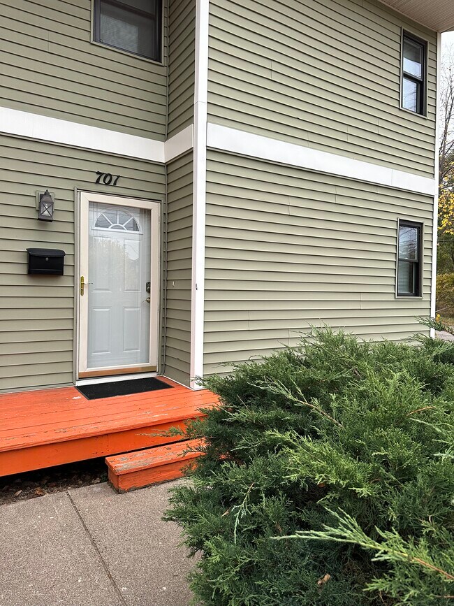 Front door - 701 Tyler St NE