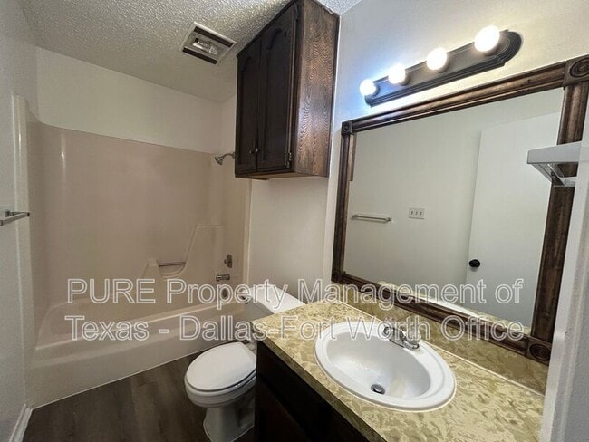 Building Photo - 6322 Onyx Dr N