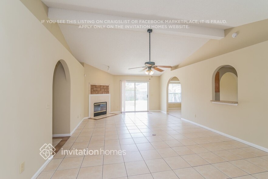 Building Photo - 12180 Silver Saddle Dr