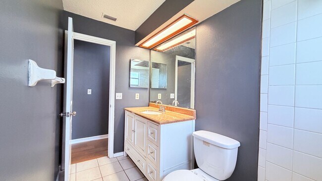 Building Photo - Pet-Friendly 3BR Home with Spacious Yard – No HOA!