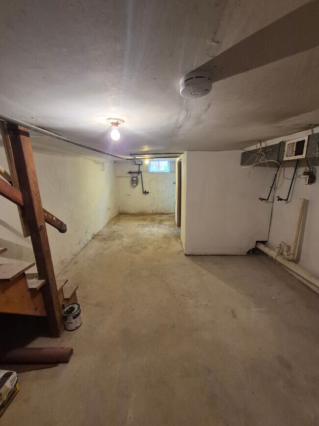 Building Photo - 2210 Greenwich St