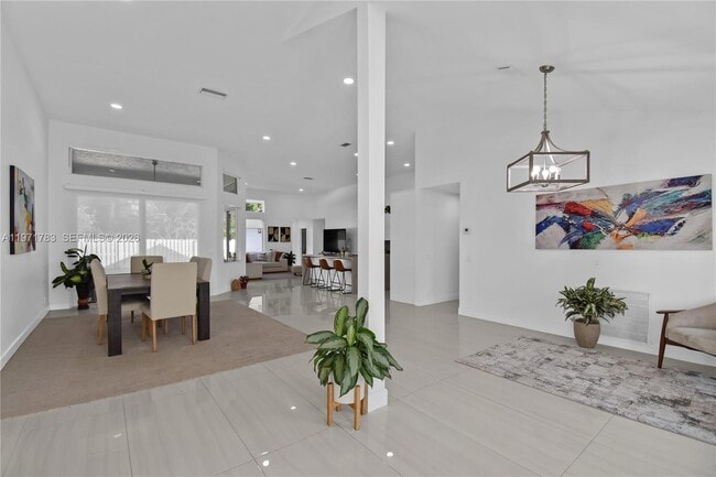 Building Photo - 710 Lake Blvd