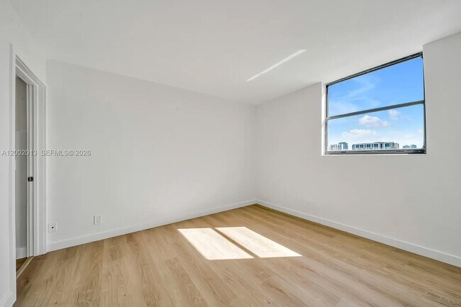 Building Photo - 501 SW 1st St