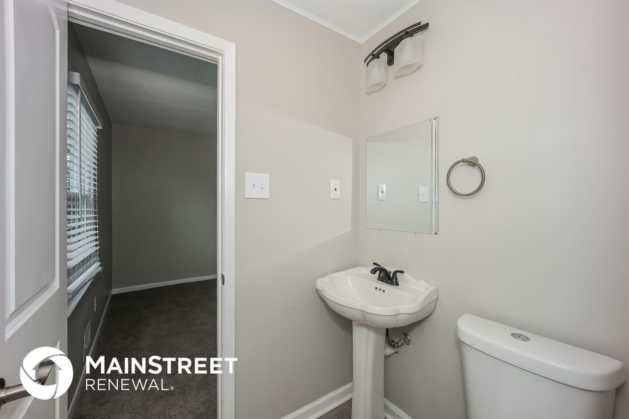 Building Photo - 3785 Benchmark Dr