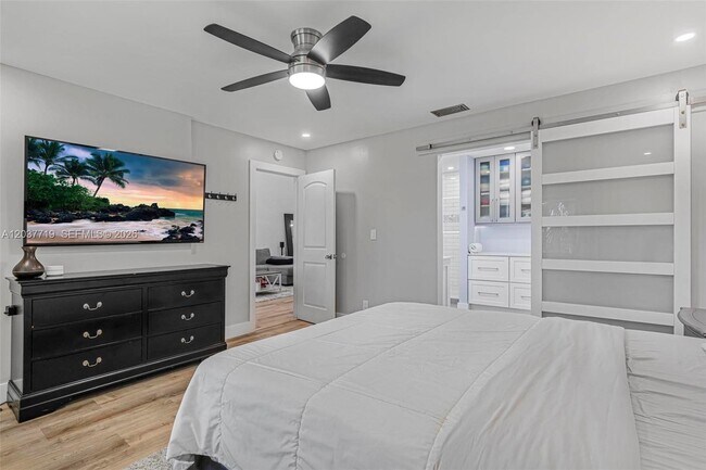 Building Photo - 8770 Azalea Ct