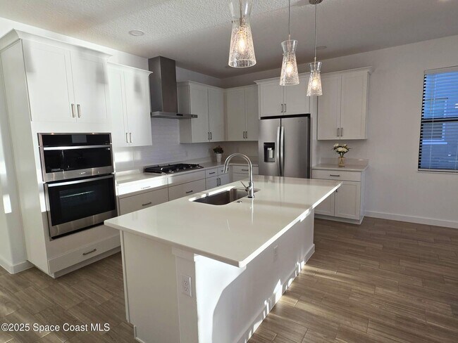 Building Photo - 3055 Dampier Dr