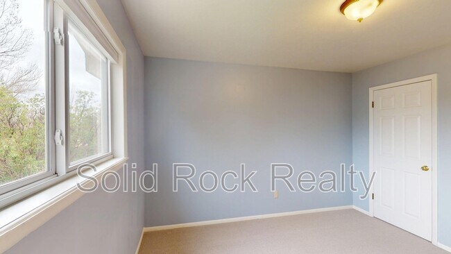 Building Photo - 535 Silver Spring Cir