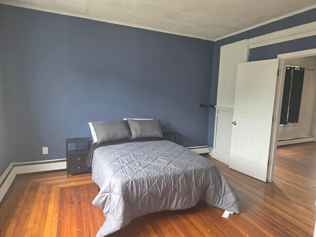 Building Photo - 502 Edgewood St