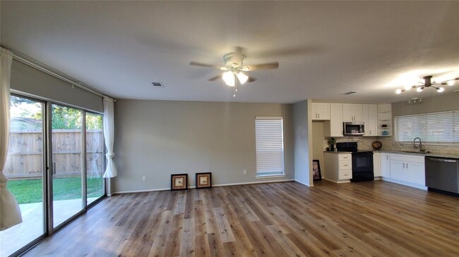 Building Photo - 14419 Cypress Leaf Dr
